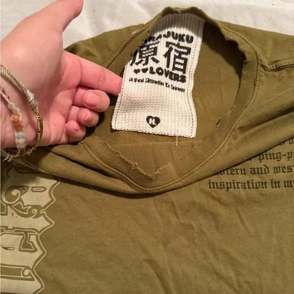 L.A.M.B - Gwen Stefani Olive Casual Tee - Picture 3 of 8